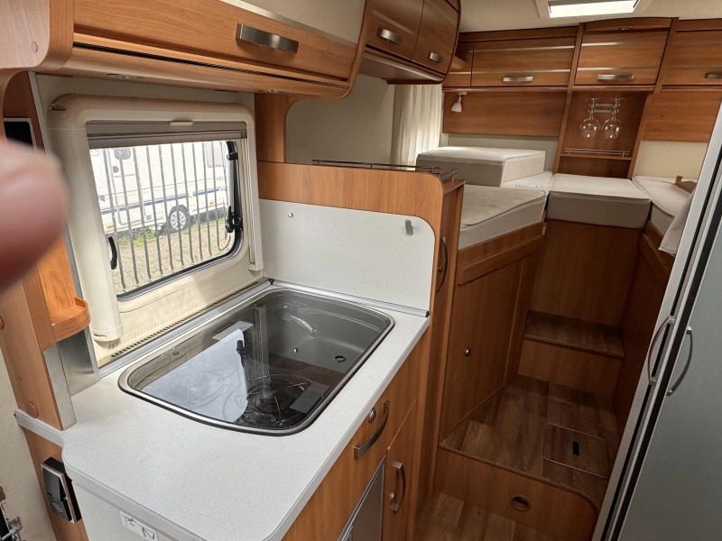 Hymer Van 520 S Einzelbetten Raumwunder Foto: 16
