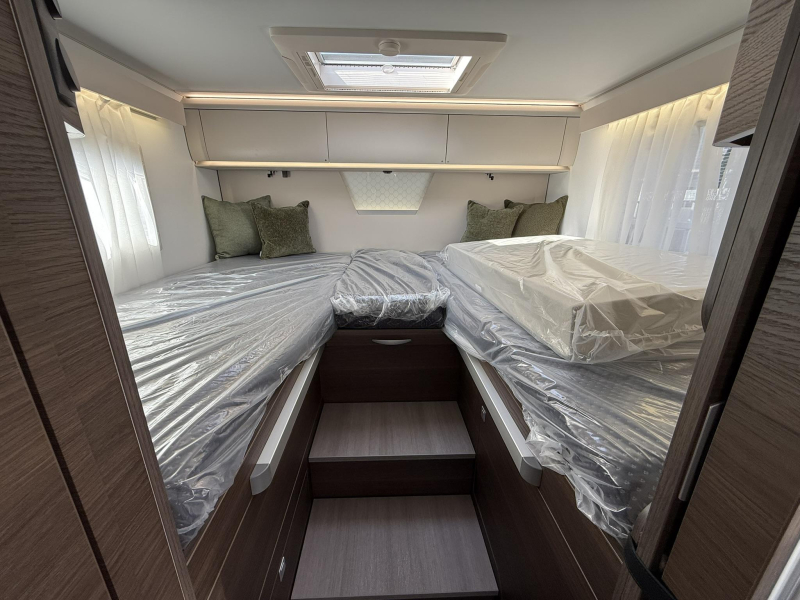 Adria Coral Supreme MB 670 SL Mercedes-Benz  foto: 2