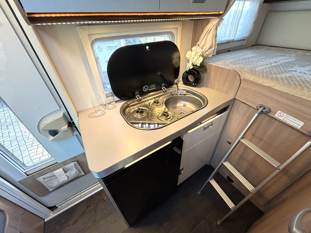 Adria Laika Compact V5 2022 EURO6 TOUTES OPTIONS FIAT8 ! CLIMATISATION DE TOIT photo : 7