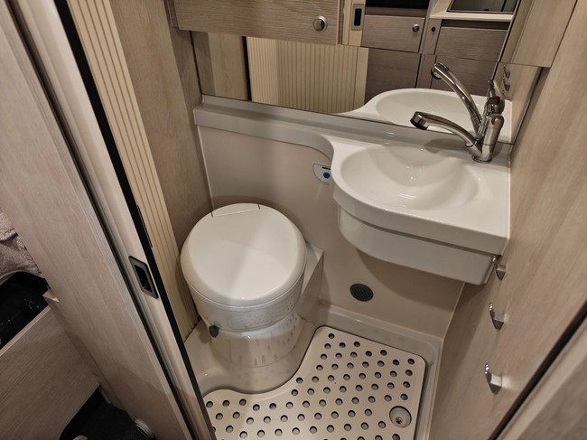 tourne mobil 6.4 Cruise 180CV Automatique - TOUTES SAISONS photo : 11