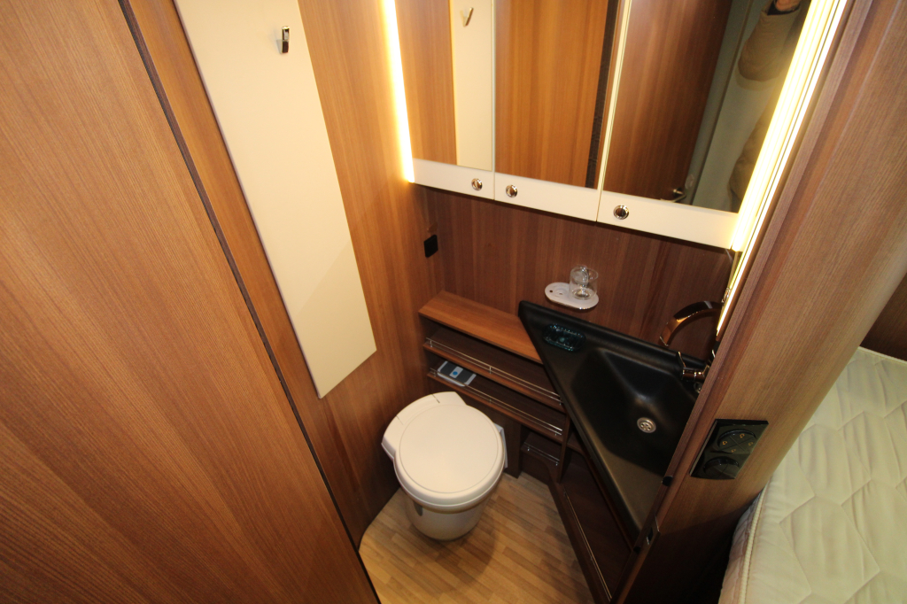LMC Explorer I 730 Comfort line Foto: 17