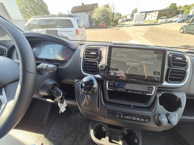 Knaus Sky TI 700 MEG 180pk autom 2 aircos E84  foto: 5