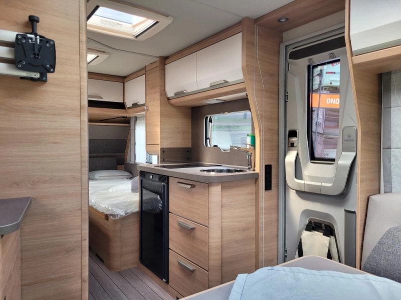 Knaus Sudwind Black Selection 460 EU Red Edition Foto: 5