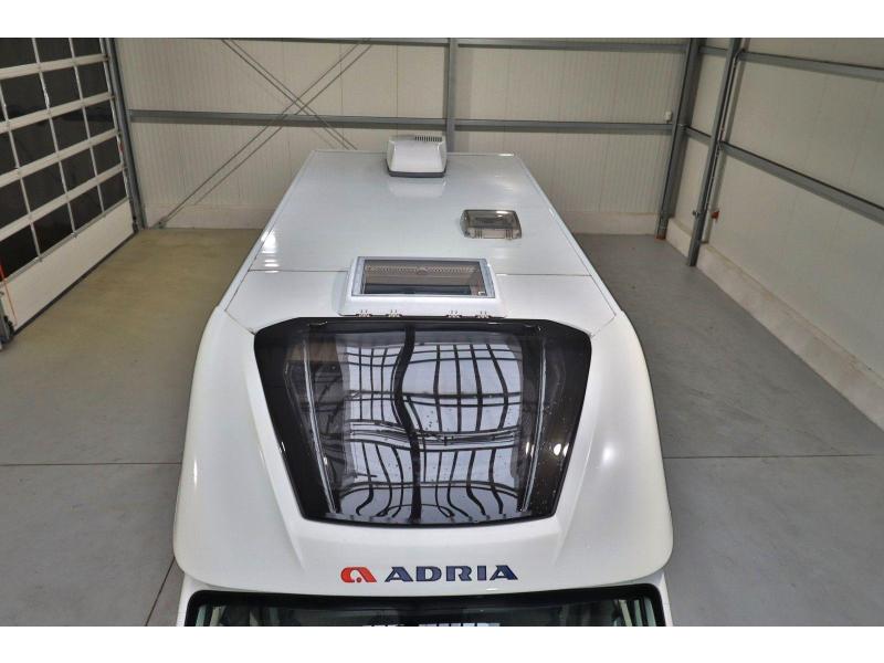 Adria Compact Axess 670 SL, aire acondicionado doble, enganche de remolque foto: 21