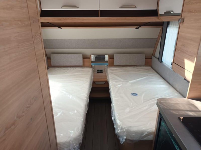 Knaus Sudwind Black Selection 460 EU  foto: 6