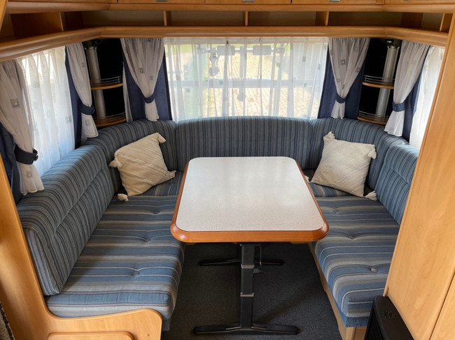 Hobby 450 De Luxe Easy fixed bed, round seat photo: 6