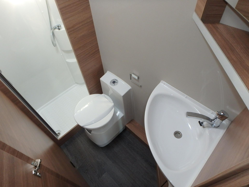 Weinsberg CaraSuite Spicy 650 MF  foto: 18