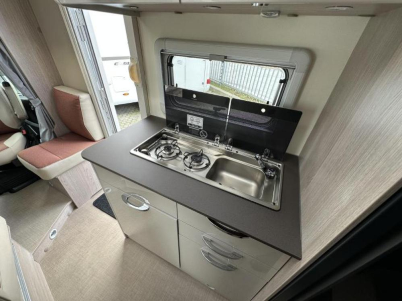 Bürstner Nexxo Van T 690 G LENGTE BEDDEN + 3.650 KG.  foto: 8