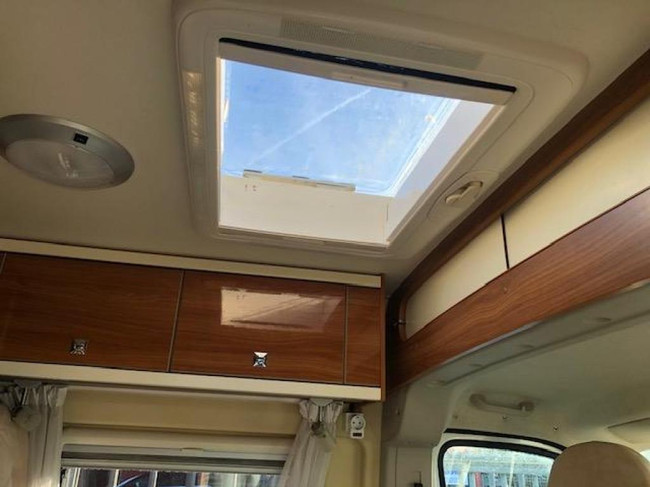P\u00f6ssl Globecar 600 buscamper 6 mtr foto: 10
