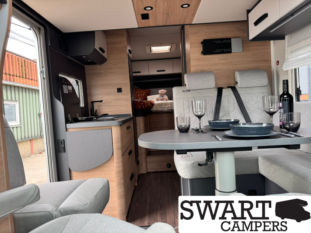 Knaus L!VE WAVE 650 MEG Black Selection foto: 11