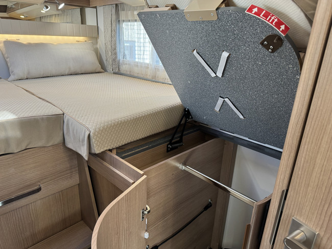Malibu by Carthago T 430 KB LE 140 PS AUTOMATIK 9-Gang Euro6 Fiat Ducato **Einzelbetten/4 Sitzpl&auml;tze/Markise/32