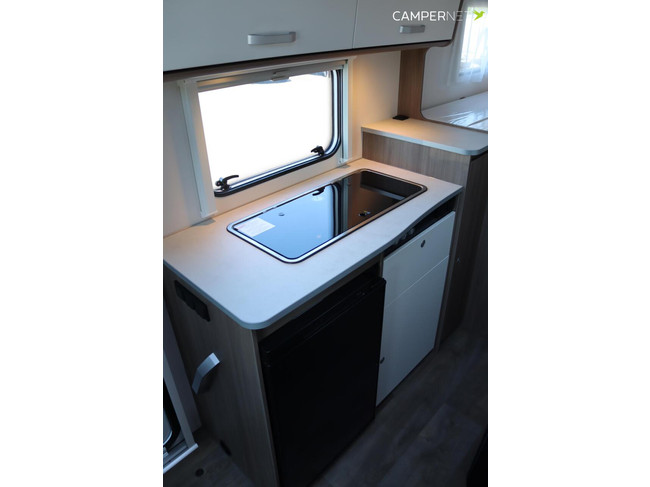 Carado V337 Fiat 140pk Automaat | Pro + Pakket | Compact model | Lengtebedden | Nieuw uit voorraad leverbaar | foto: 9