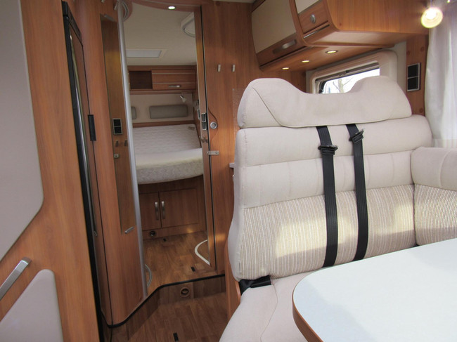 Hymer 598 Exsis-T Semi-initegraal Queensbed nieuw model 2016 foto: 6