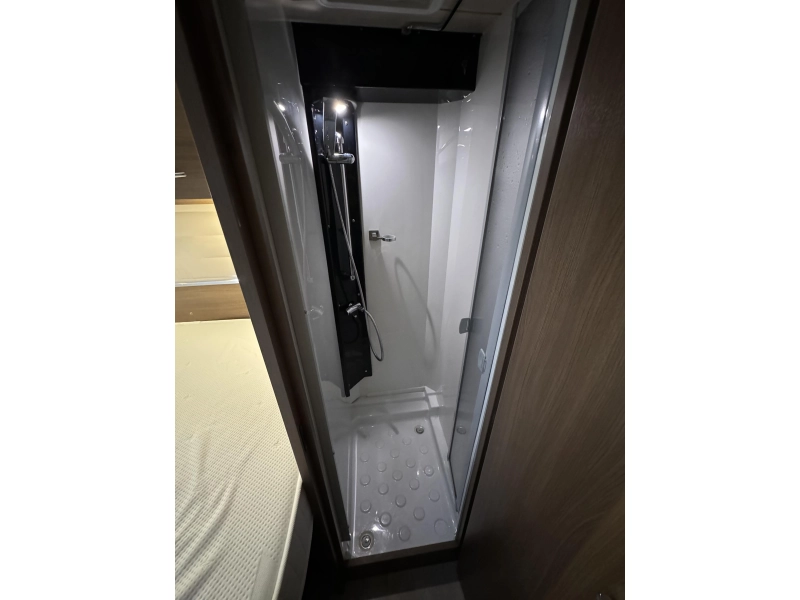 Challenger Sirius 2098 Queensbed-Hefbed-2x Airco  foto: 18