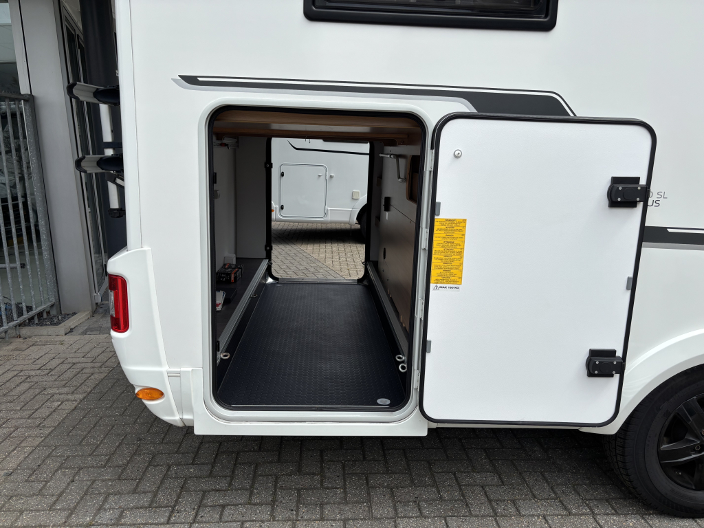 Adria MATRIX PLUS 670 SL ENKELE BEDDEN+HEFBED AUTOMAAT foto: 21