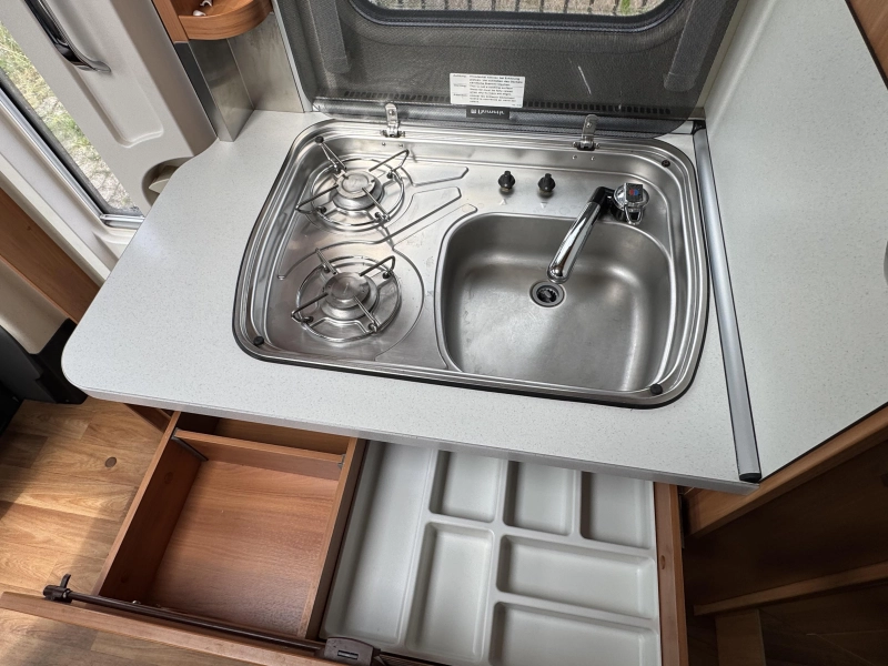 Hymer Van 520 S Einzelbetten Raumwunder Foto: 7