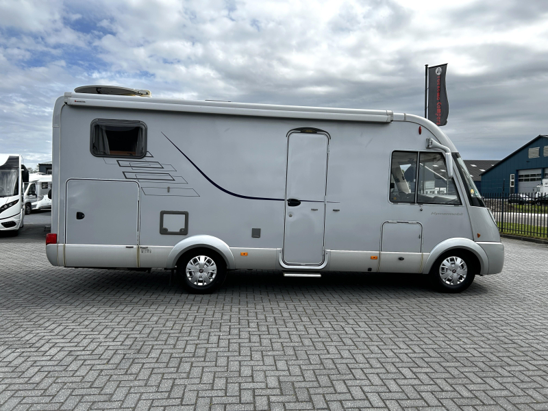 Hymer B614 CL Dwarsbed/Hefbed/160pk  foto: 4