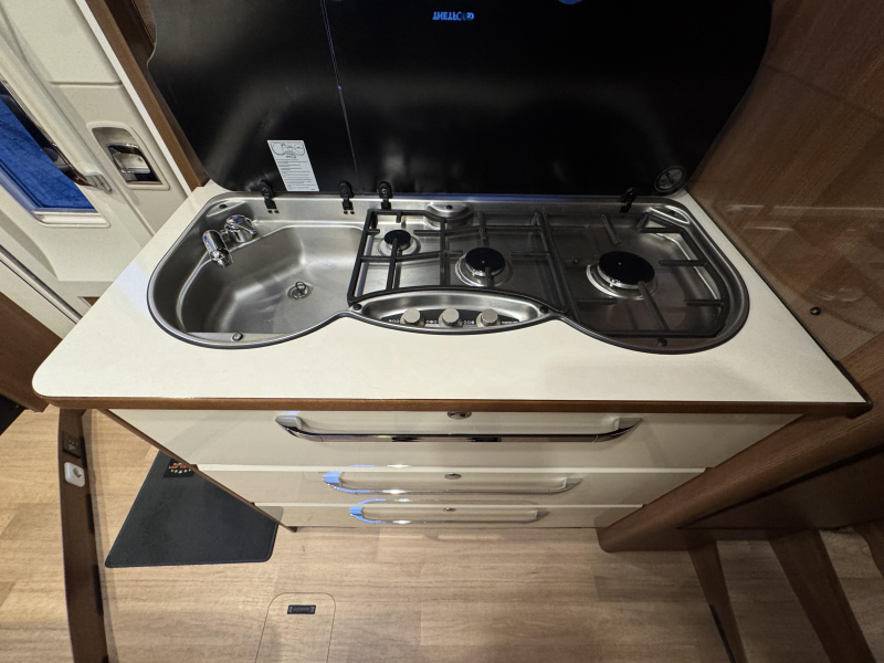 LMC Cruiser Passion 663 G Lente bedden- 7 Meter  foto: 12