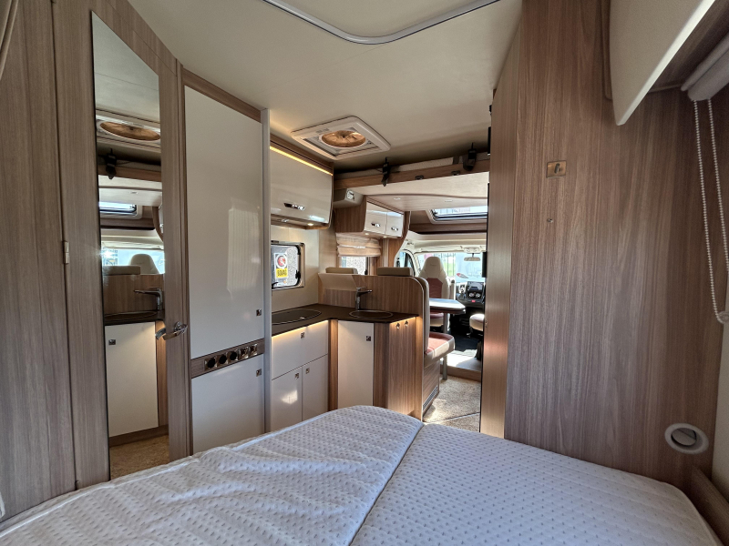 Bürstner Delfin T 660 zeer nette camper  foto: 11