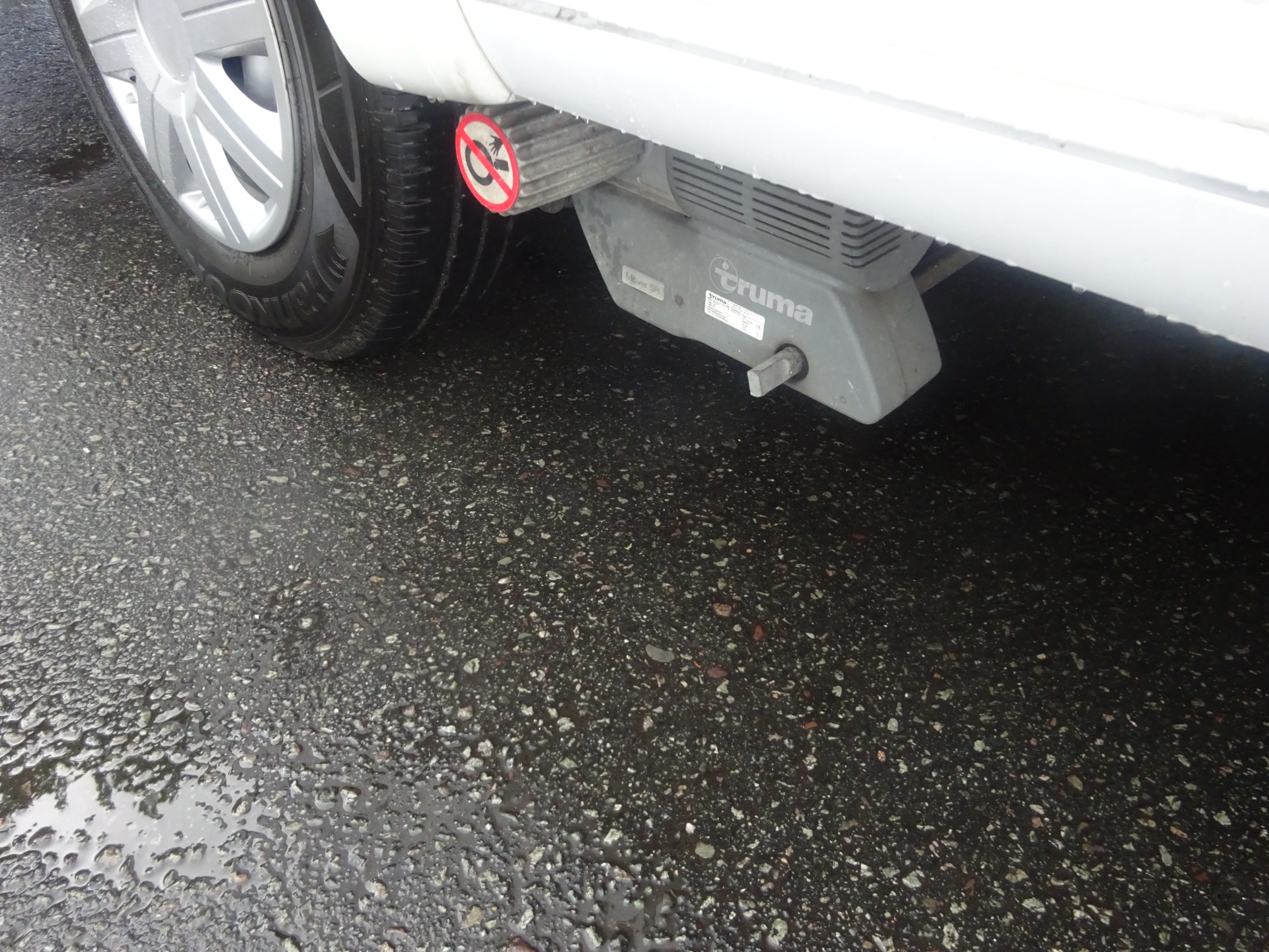 Knaus Azur 460 Frans Bed en Rondzit + Mover foto: 8