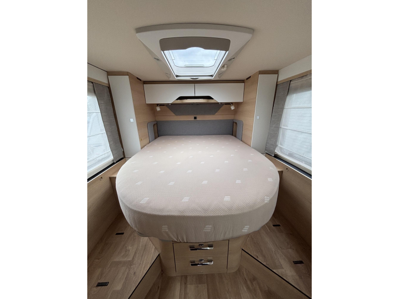 Hymer B ML I 790 Mercedes + Queen bed photo: 6