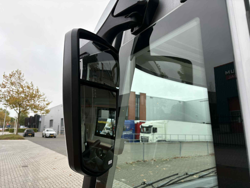 Rapido 850 F Primeur L = 6,99 m  foto: 19