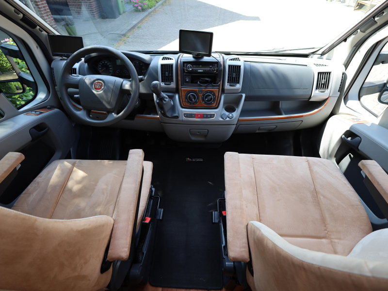 Hymer Tramp 674 SL enkele bedden | dakairco  foto: 13