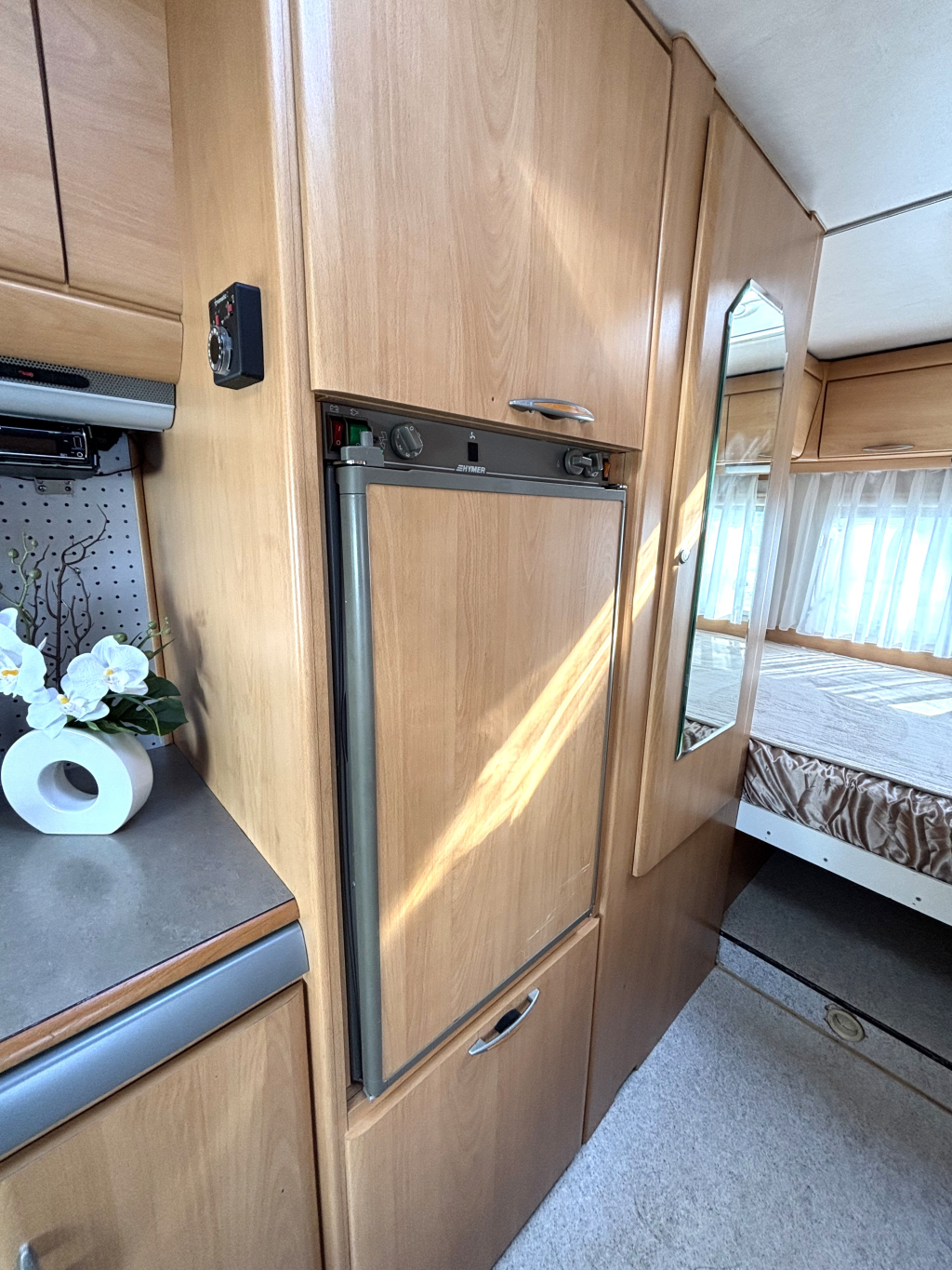 Hymer Swing 622 QUERBETT + HUBBETT INZAHLUNGSNAHME-SCHN&Auml;PPCHEN! EBENERDIG Foto: 8