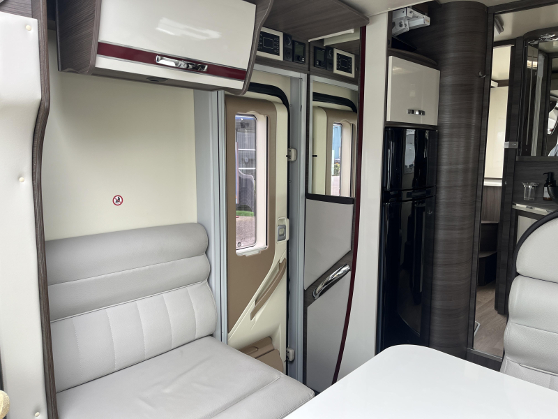 McLouis Carat 480 G -Queensbed-Levelsysteem Foto: 14