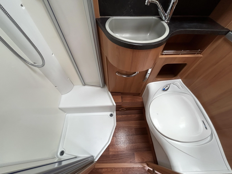 Hymer T 674 SL Enkele-bedden/2014/Euro-5  foto: 12