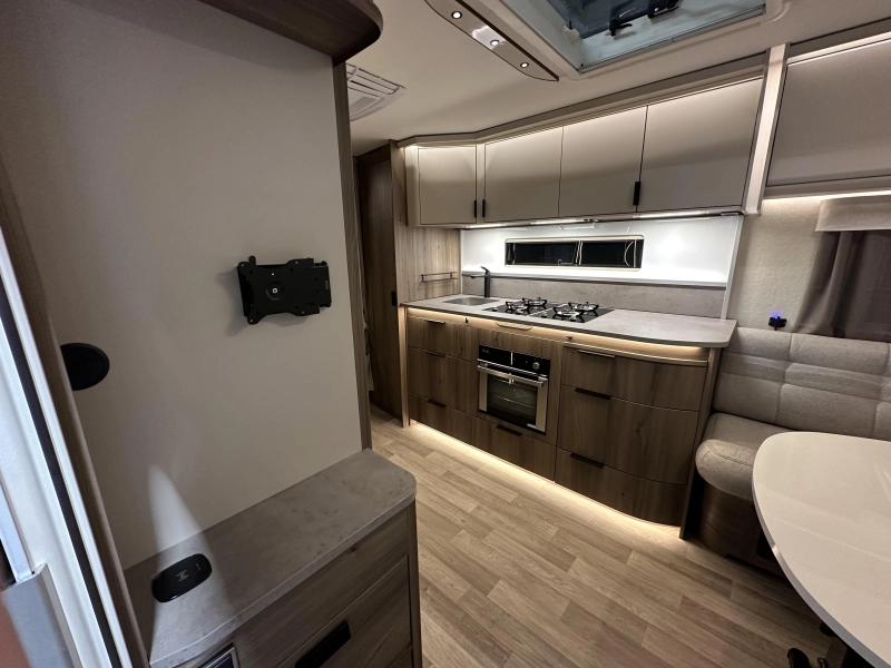 Kabe Royal 600 D XL Modelo 2026 - KingSize foto: 4