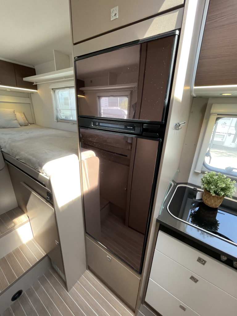 Hymer Etrusco T7300 SB EINZELBETTEN + HUBBETT FAHRRADTR&Auml;GER LIFT Foto: 8