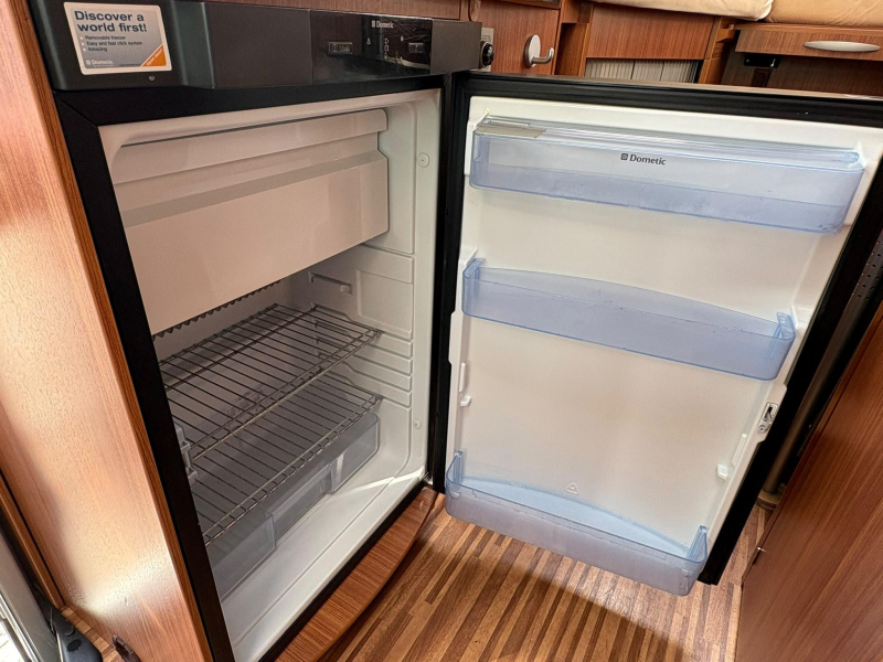 Adria Compact SL Enkele Bedden,Airco,130PK  foto: 15