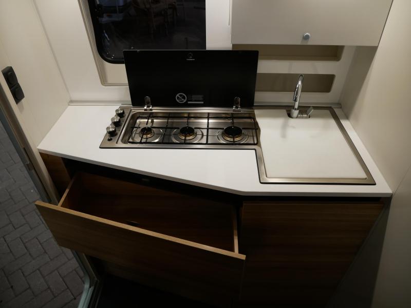 Adria Action 391 PH ISABELLA VOORTENT  foto: 8