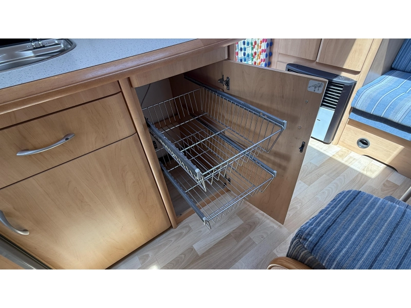Hobby De luxe Easy 440 SF cama transversal inodoro de asiento foto: 10