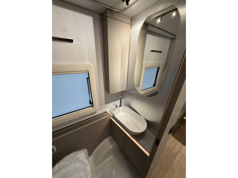 Adria Alpina Modelo 2027 foto: 17