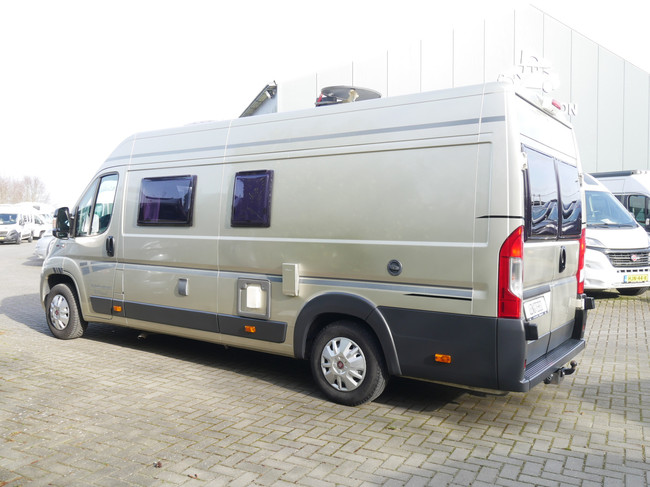 Karmann Davis 620, 6.40 Meter Buscamper, Lengtebedden foto: 22