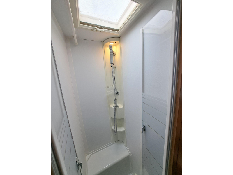 Adria Coral 670 DL Supreme photo: 15