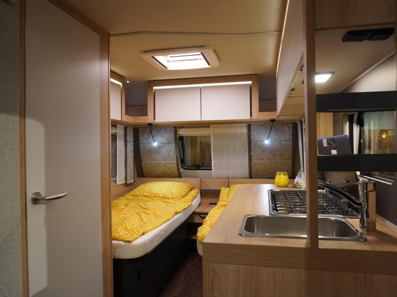 Knaus Sport 460 EU ENKELE BEDDEN / RUIME ZIT  foto: 4