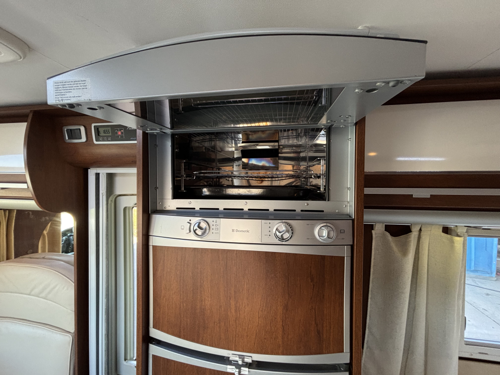 ELNAGH Prince 590L - 2011 - Luxe halfintegraal - 86.000km  Prince 590L foto: 17