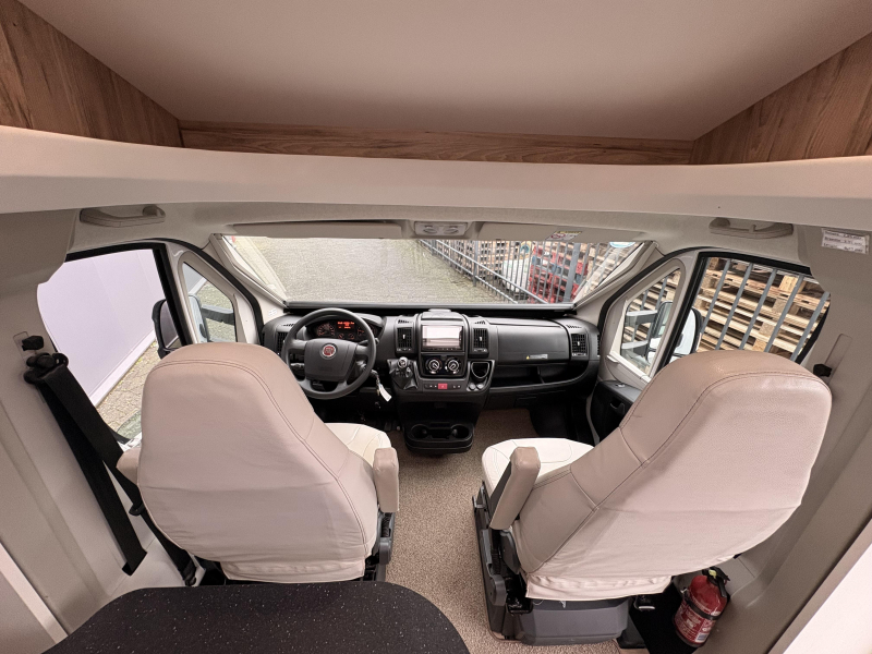 Bavaria Bavaria 650 T Cama Queen panel bearlock foto: 8