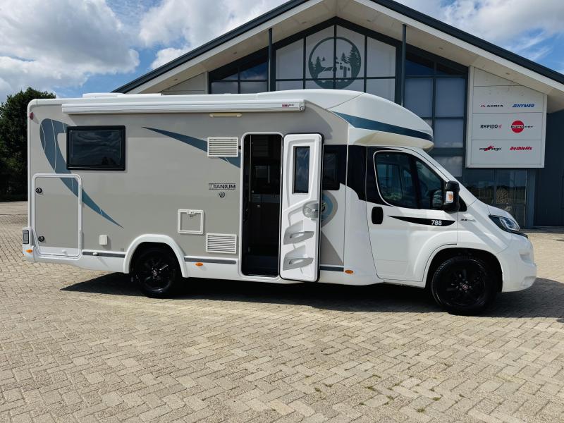 Chausson Titanium VIP 788 Automaat Queensbed Hefbed  foto: 4