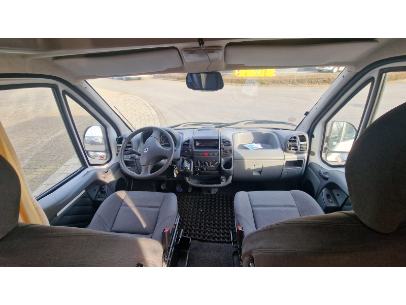 Dethleffs Globebus dwarsbed airco  foto: 6