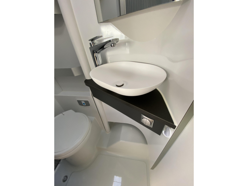 Adria Compact PLUS DL 3500km NIEUWSTAAT!  foto: 14