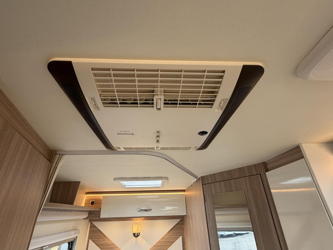 Bürstner Harmony T660 Zonnepanelen 2X Airco Luchtvering Omvormer foto: 19