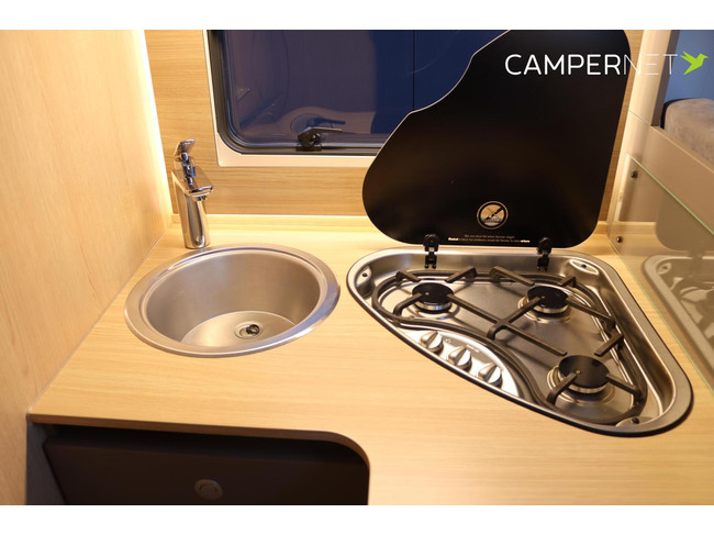 LMC Tourer T730G 165pk | Lengtebedden | Thule Luifel | Thule Fietsendrager| Gescheiden douche | Zenec multimediasysteem | foto: 12