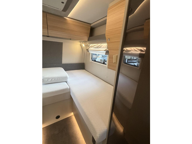Dethleffs Pulse I6811 EB Lage Enkele Bedden Hefbed Luifel Omvormer Trekhaak foto: 17