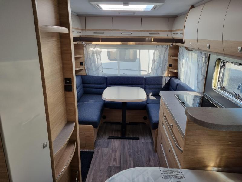 Fendt Bianco Activ 445 SFB 1700 kg - Truma Combi 4e  foto: 2