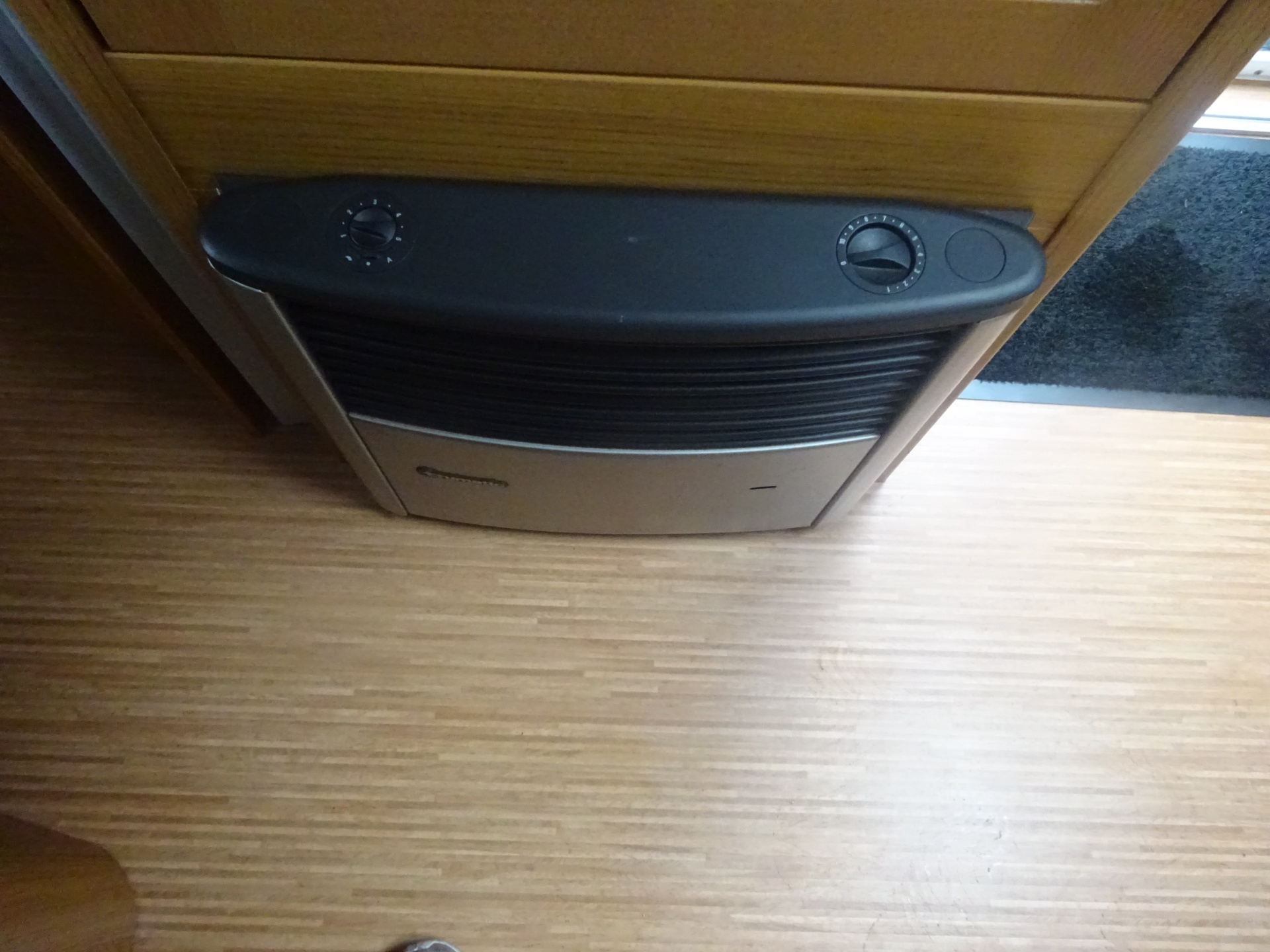 Knaus Azur 460 Frans Bed en Rondzit + Mover foto: 23