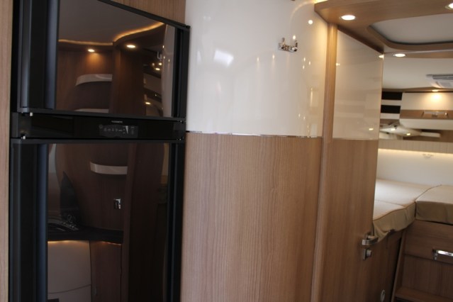 Robuuste AUTOMAAT 180 pk Malibu I 490 LE by Carthago hef-en enkele lengte bedden (124  foto: 46